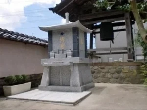 泉龍寺 御廟