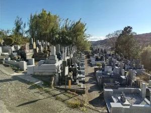 天王山墓園 永代供養塔