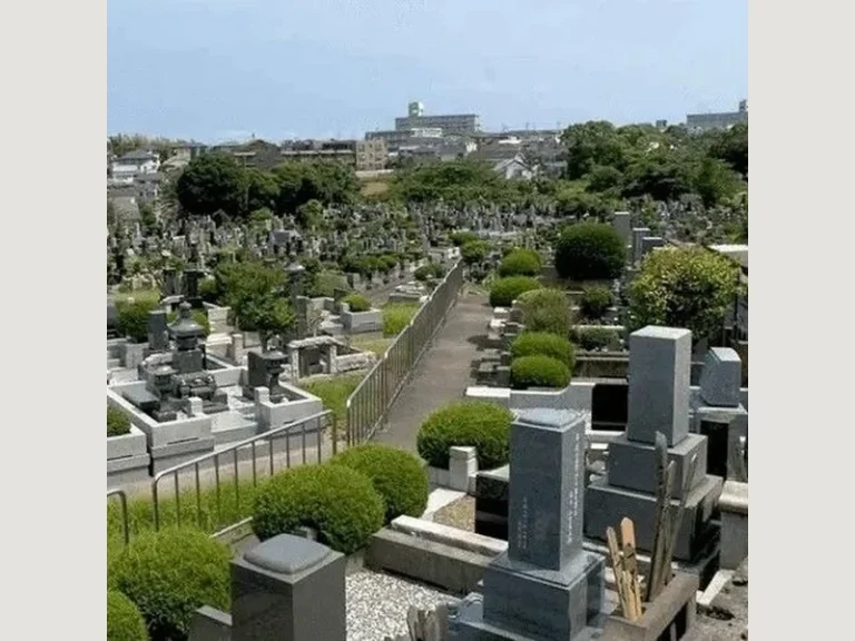 三条霊園 永代供養塔
