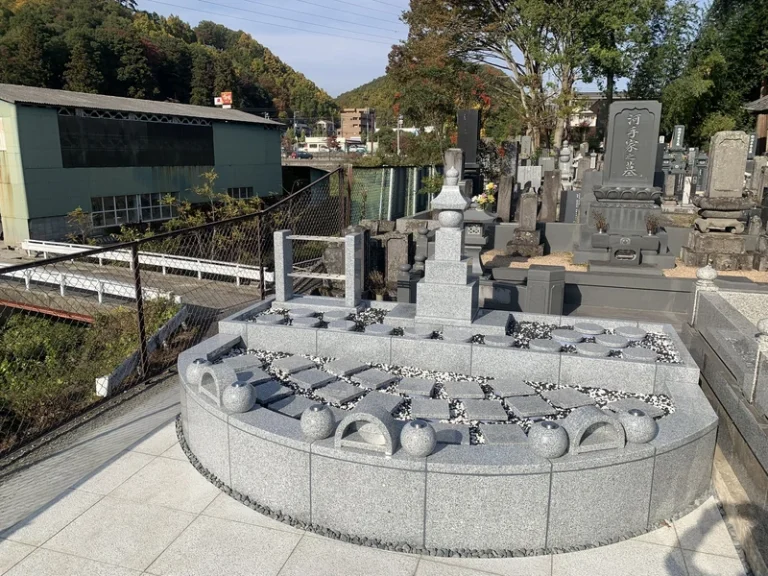 北杜しらかしの森樹木葬墓地